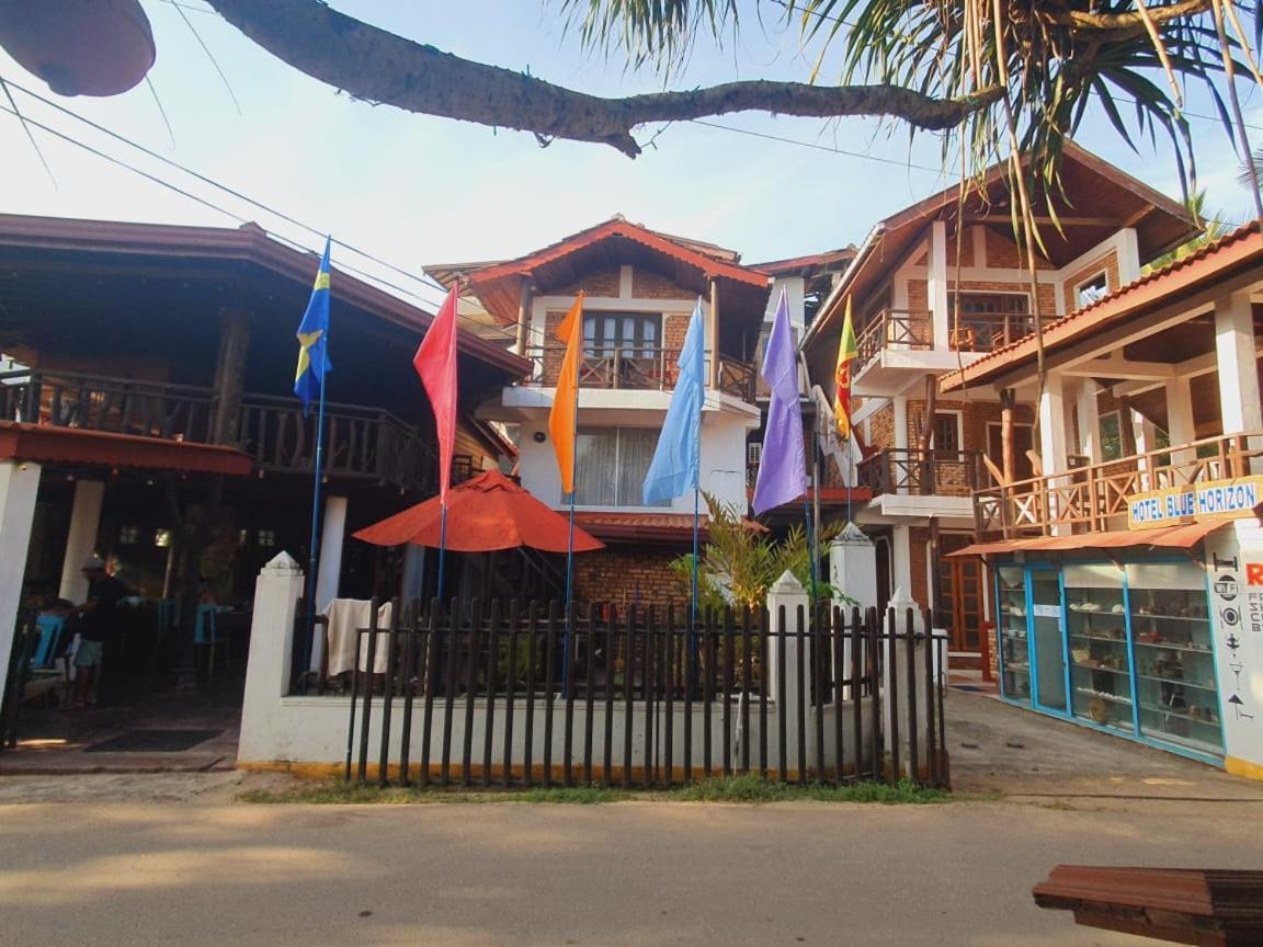 Blue Horizon Beach Hotel Tangalle Esterno foto