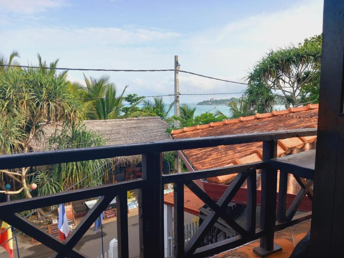 Blue Horizon Beach Hotel Tangalle Esterno foto