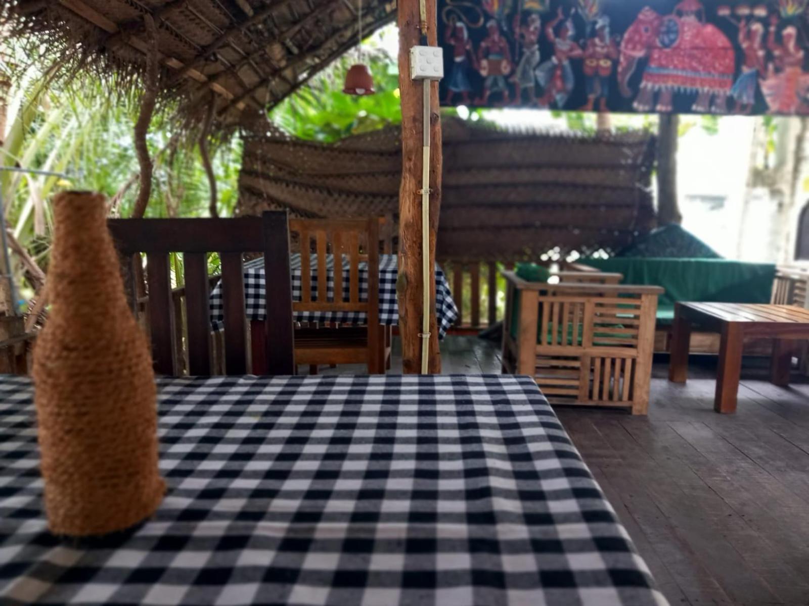 Blue Horizon Beach Hotel Tangalle Esterno foto