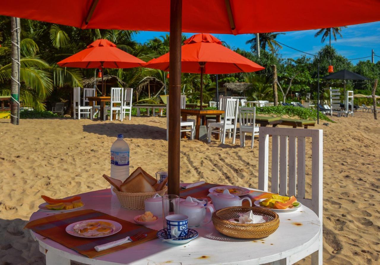 Blue Horizon Beach Hotel Tangalle Esterno foto